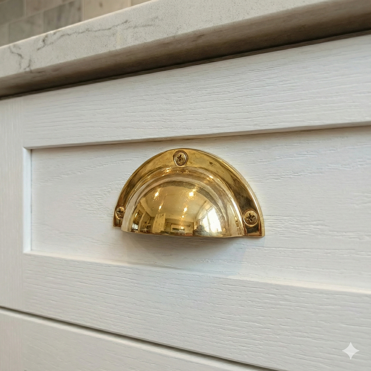 Brass Cast Drawer Pull Handle: Shell Furniture Handle